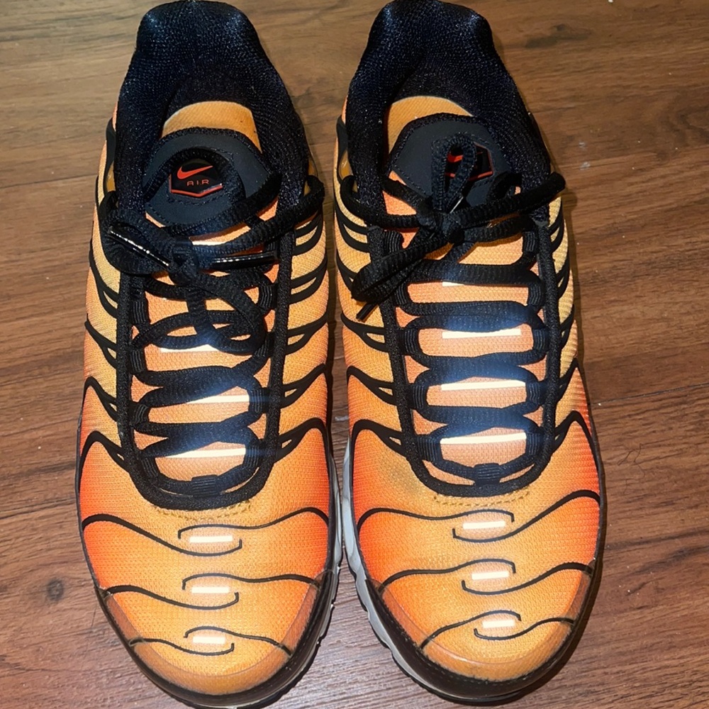 Summertime Orange air max